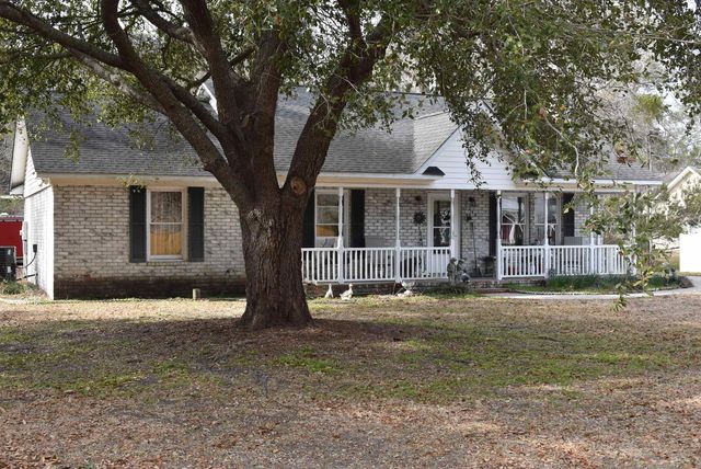 1044 Forest Dr., Conway, SC 29526