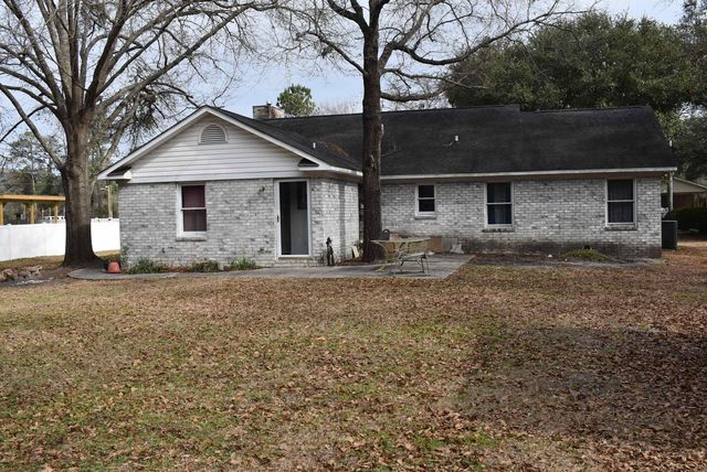 1044 Forest Dr., Conway, SC 29526