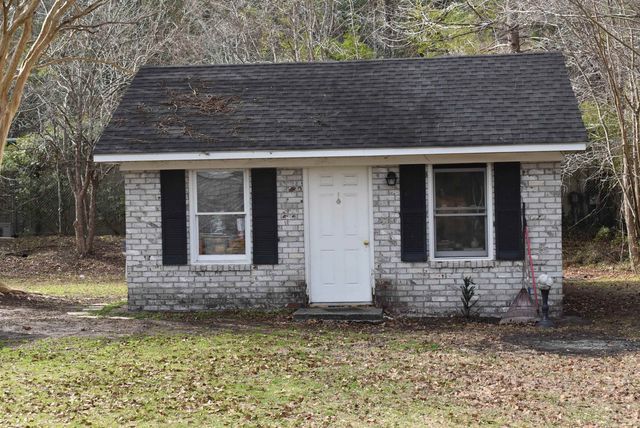 1044 Forest Dr., Conway, SC 29526