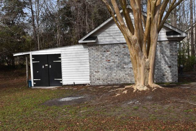 1044 Forest Dr., Conway, SC 29526