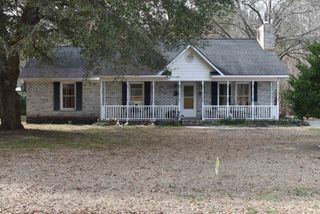 1044 Forest Dr., Conway, SC 29526