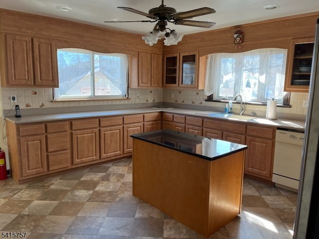 5 Sydney Pl, Manville Boro, NJ 08835