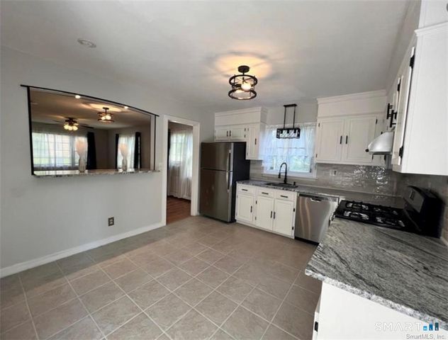 1079 Brooklawn Avenue, Fairfield, CT 06825