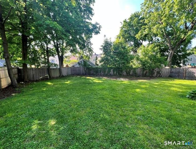 1079 Brooklawn Avenue, Fairfield, CT 06825