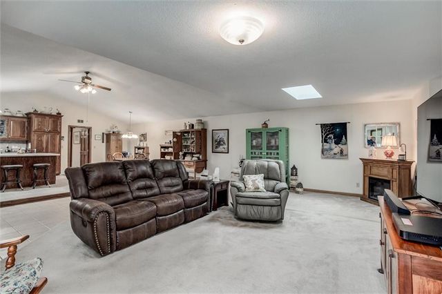 18345 Nottingham Court, Basehor, KS 66007
