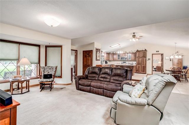 18345 Nottingham Court, Basehor, KS 66007
