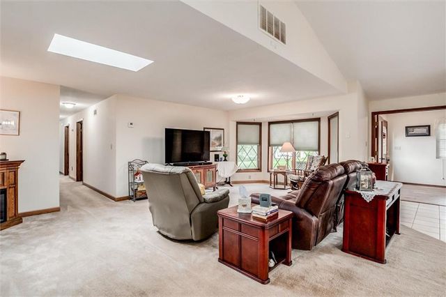 18345 Nottingham Court, Basehor, KS 66007