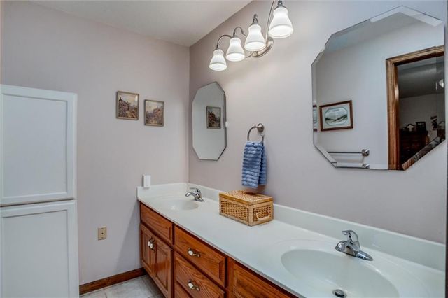18345 Nottingham Court, Basehor, KS 66007