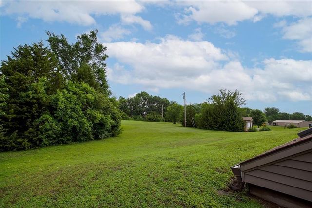 18345 Nottingham Court, Basehor, KS 66007