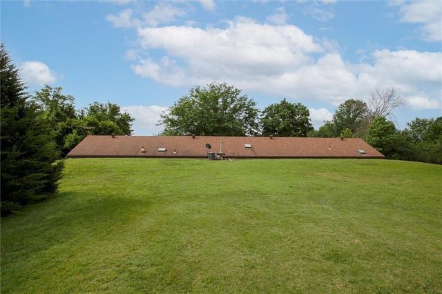18345 Nottingham Court, Basehor, KS 66007
