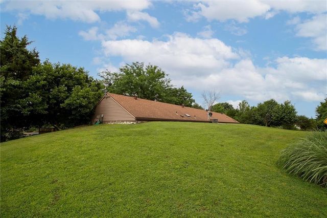 18345 Nottingham Court, Basehor, KS 66007