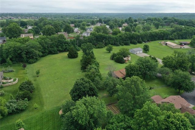 18345 Nottingham Court, Basehor, KS 66007