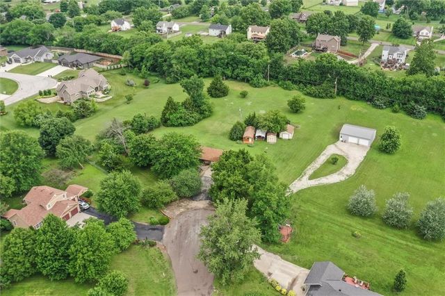 18345 Nottingham Court, Basehor, KS 66007