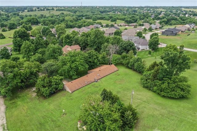 18345 Nottingham Court, Basehor, KS 66007