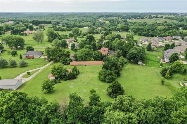 18345 Nottingham Court, Basehor, KS 66007
