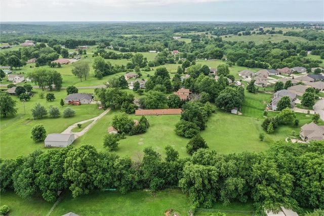 18345 Nottingham Court, Basehor, KS 66007