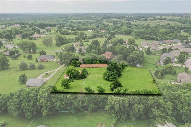 18345 Nottingham Court, Basehor, KS 66007