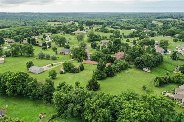 18345 Nottingham Court, Basehor, KS 66007