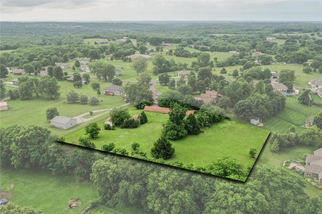 18345 Nottingham Court, Basehor, KS 66007