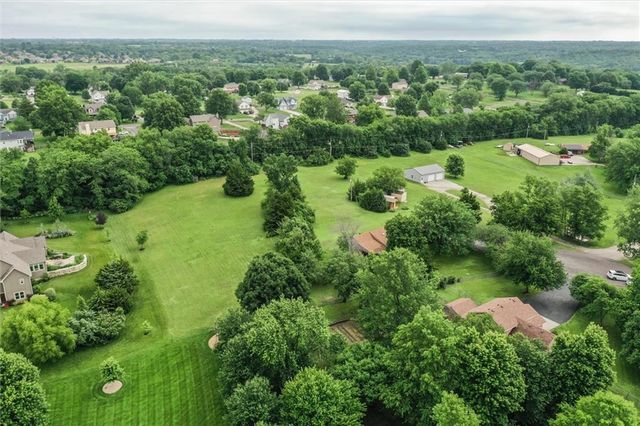 18345 Nottingham Court, Basehor, KS 66007