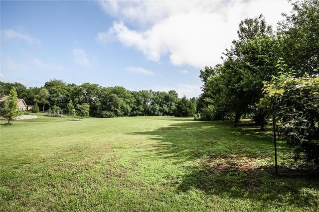 18345 Nottingham Court, Basehor, KS 66007