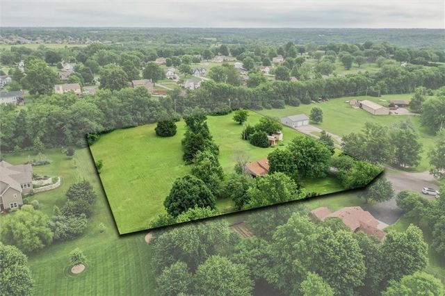 18345 Nottingham Court, Basehor, KS 66007