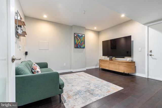 1104 MCKEAN ST, Philadelphia, PA 19148