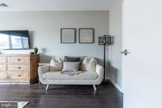 1104 MCKEAN ST, Philadelphia, PA 19148