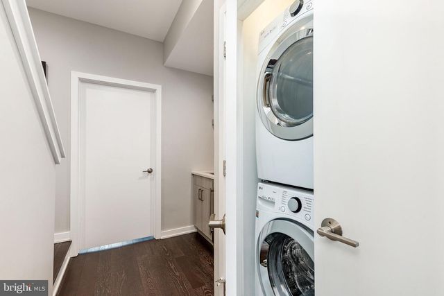 1104 MCKEAN ST, Philadelphia, PA 19148