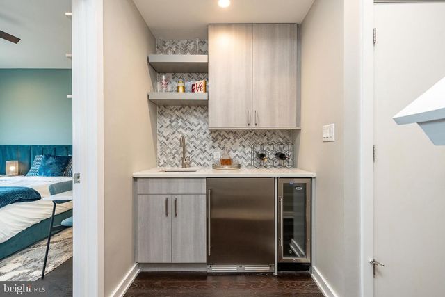 1104 MCKEAN ST, Philadelphia, PA 19148