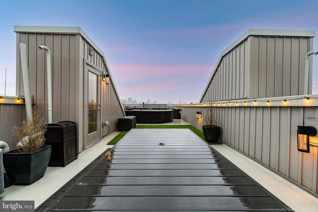 1104 MCKEAN ST, Philadelphia, PA 19148