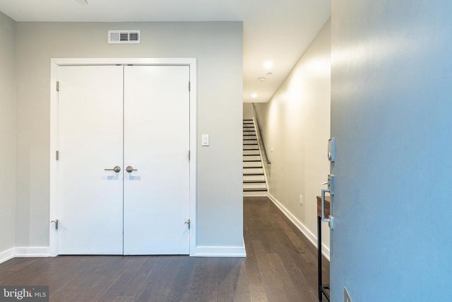 1104 MCKEAN ST, Philadelphia, PA 19148