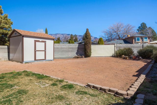 10816 Lowe Street NE, Albuquerque, NM 87111
