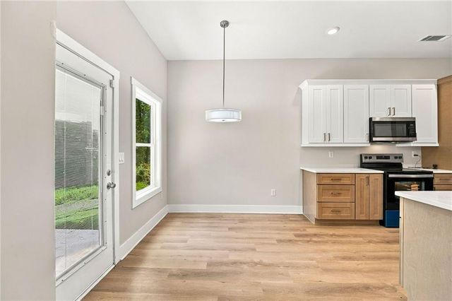 3902 Bouldercrest Road, Ellenwood, GA 30294