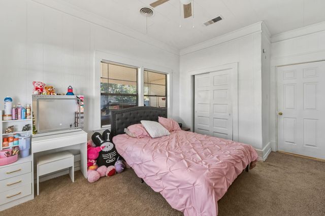 945 N Travis Street, Liberty, TX 77575