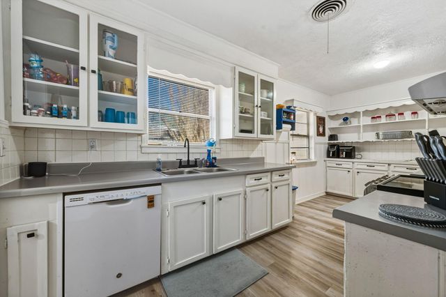 945 N Travis Street, Liberty, TX 77575