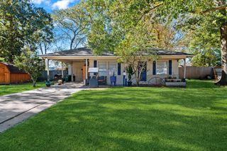 945 N Travis Street, Liberty, TX 77575