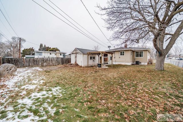 696 Gladstone Street, Idaho Falls, ID 83401