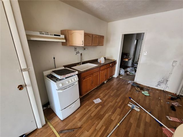 721 Monongahela Ave, Glassport, PA 15045