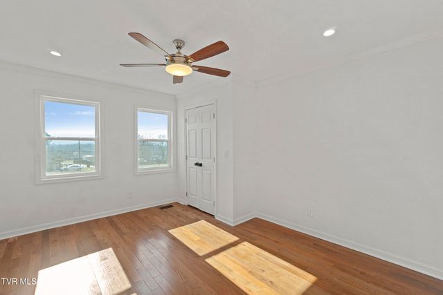 152 Hemlock Street, Mount Carmel, TN 37645