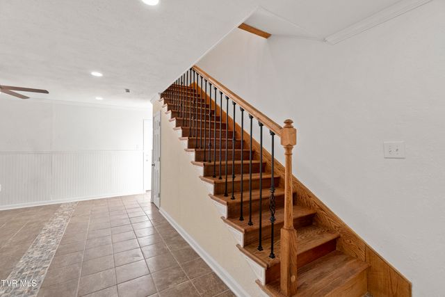 152 Hemlock Street, Mount Carmel, TN 37645