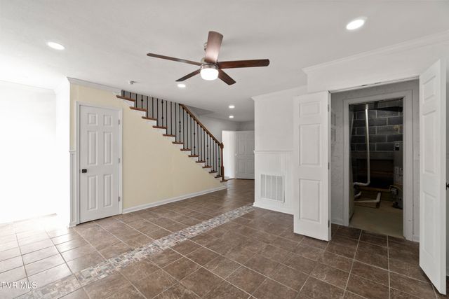 152 Hemlock Street, Mount Carmel, TN 37645