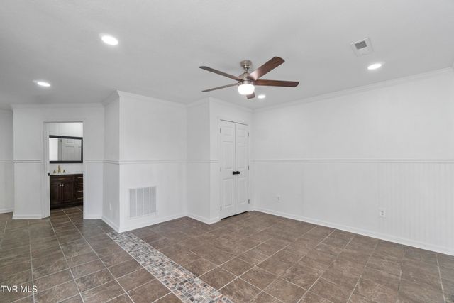 152 Hemlock Street, Mount Carmel, TN 37645