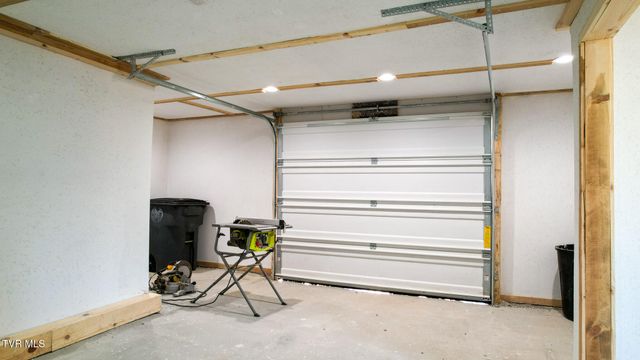 152 Hemlock Street, Mount Carmel, TN 37645