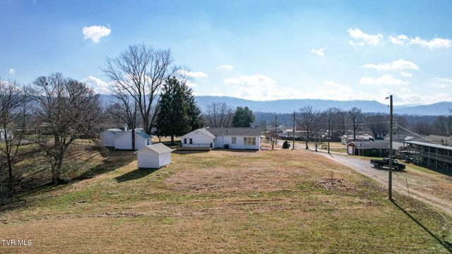 152 Hemlock Street, Mount Carmel, TN 37645