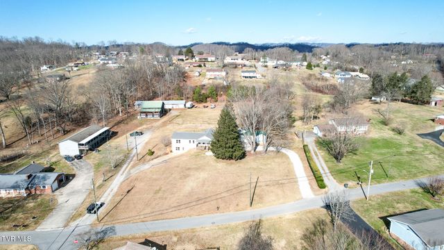 152 Hemlock Street, Mount Carmel, TN 37645