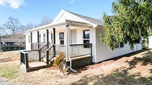 152 Hemlock Street, Mount Carmel, TN 37645