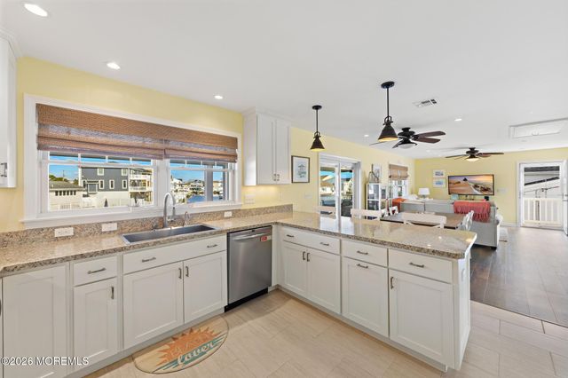 68 Florence Lane, Beach Haven West, NJ 08050