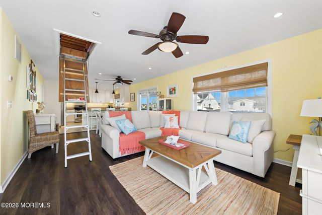 68 Florence Lane, Beach Haven West, NJ 08050