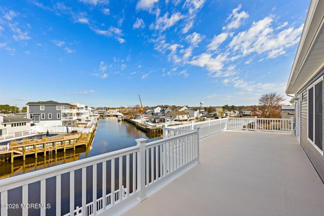 68 Florence Lane, Beach Haven West, NJ 08050